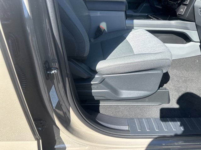 New 2026 Ford F250 XLT w/ XLT Premium Package image 33