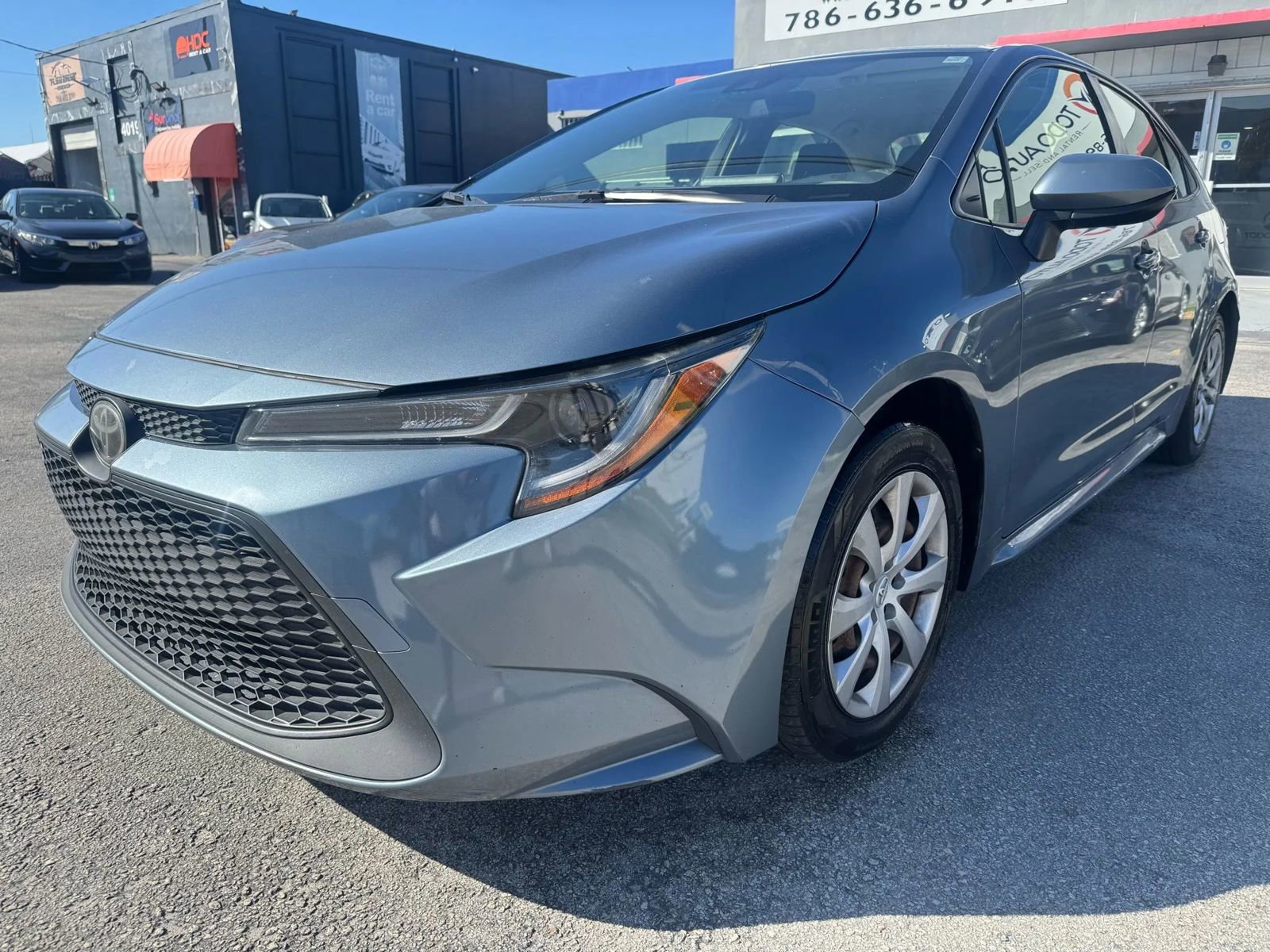 Used 2020 Toyota Corolla LE image 1