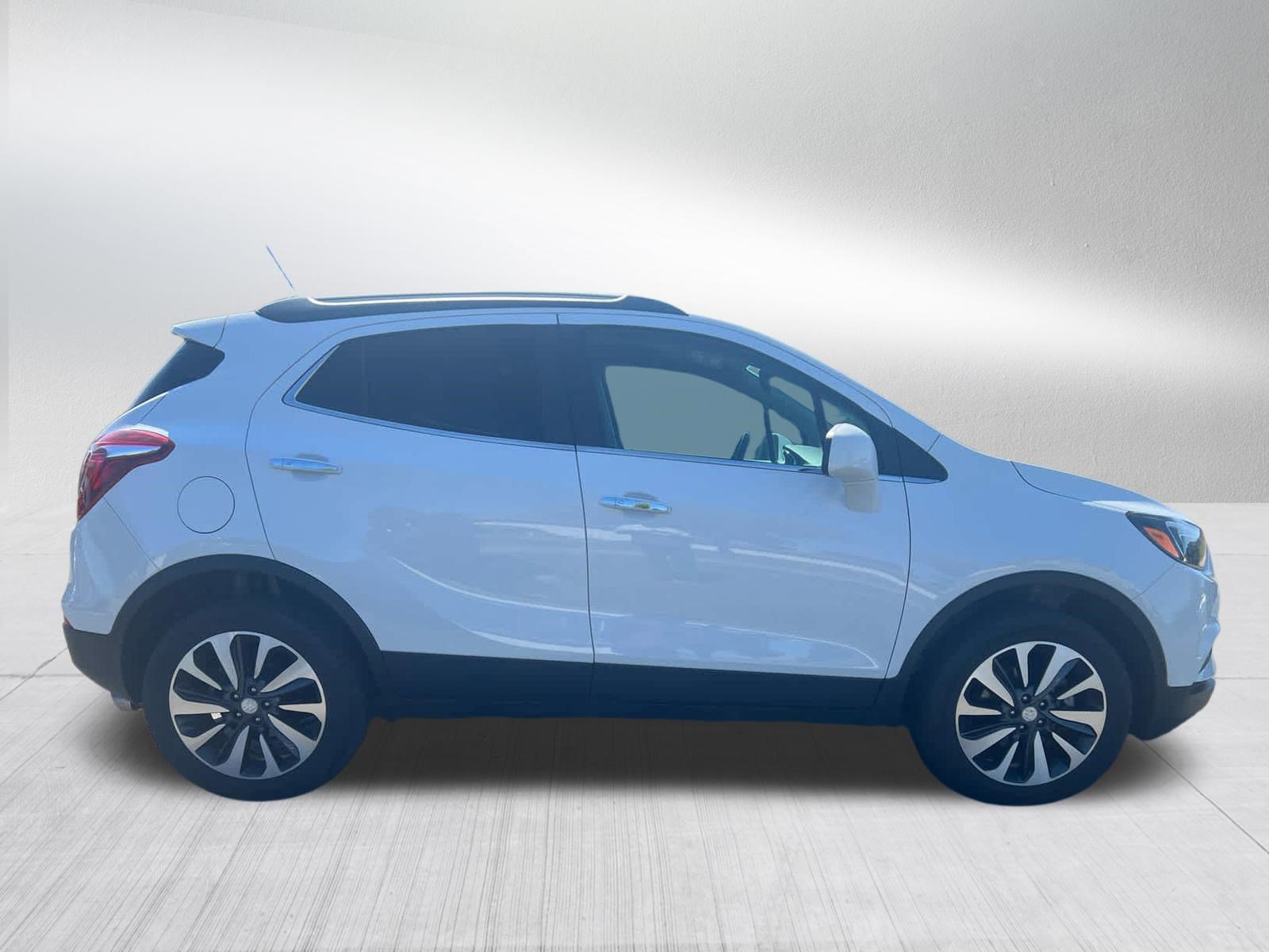 Used 2021 Buick Encore Preferred w/ Safety Package II AWD/4WD image 8