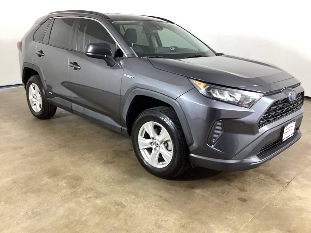 Used 2021 Toyota RAV4 LE AWD/4WD image 4