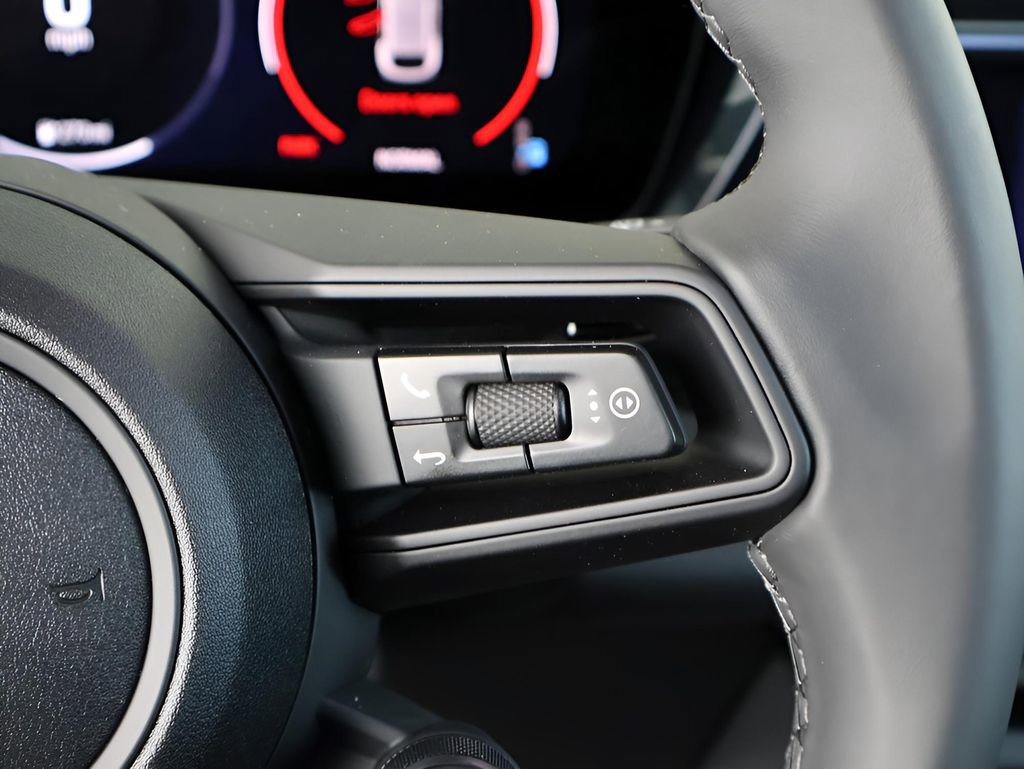 Certified 2025 Porsche Macan 4S Electric image 33