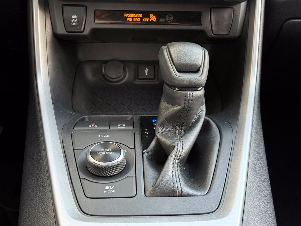 Used 2022 Toyota RAV4 XLE w/ Convenience Package AWD/4WD image 19