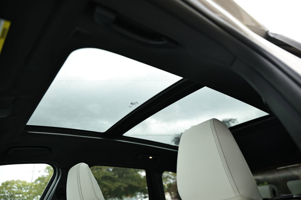 New 2026 BMW X1 xDrive28i AWD/4WD image 14