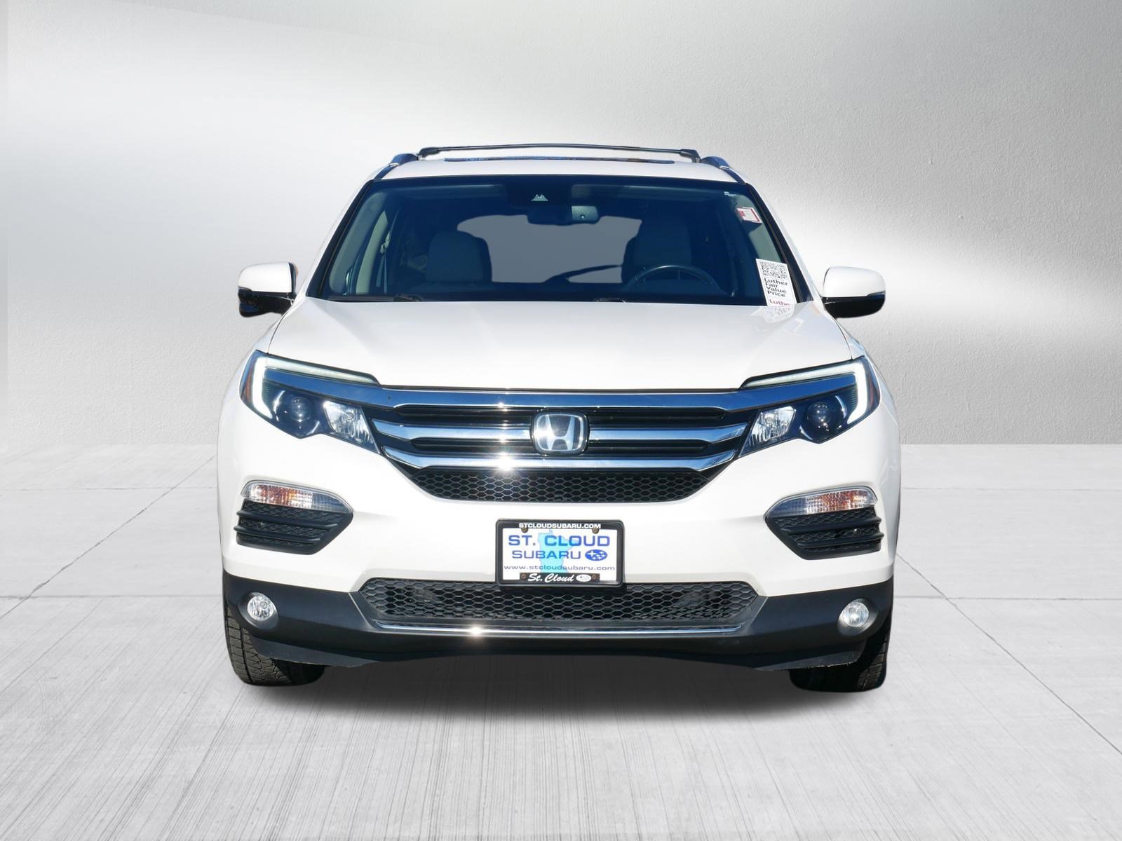 Used 2017 Honda Pilot Touring image 2