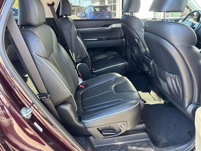 Used 2023 Hyundai Palisade SEL w/ Premium Package image 17
