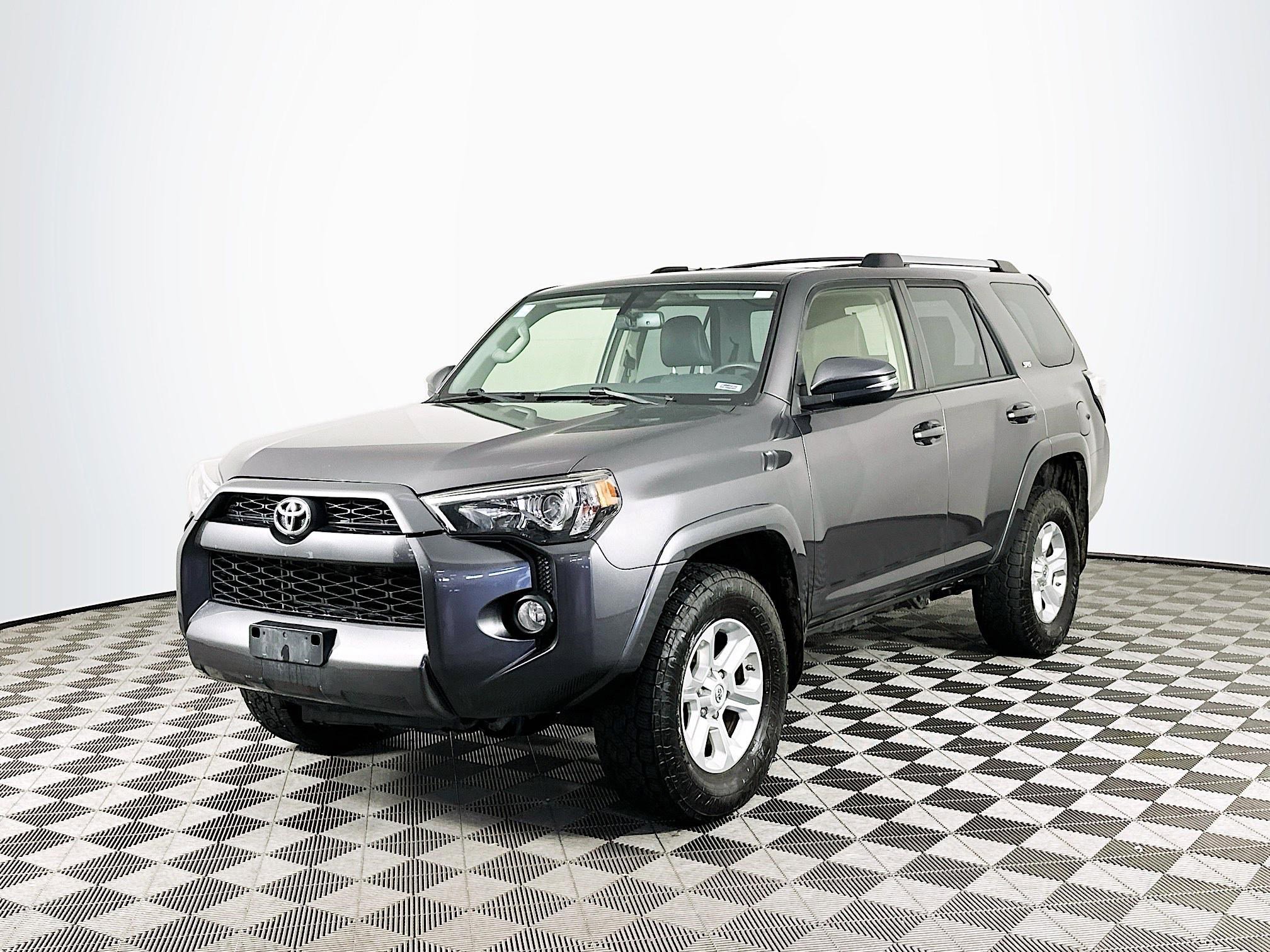 Used 2019 Toyota 4Runner SR5 image 3