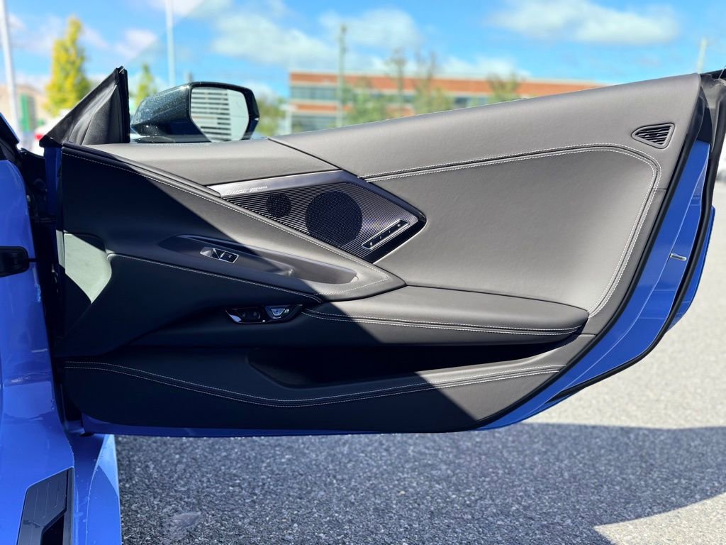 Used 2024 Chevrolet Corvette Stingray Premium Conv w/ Stealth Interior Trim Package image 20