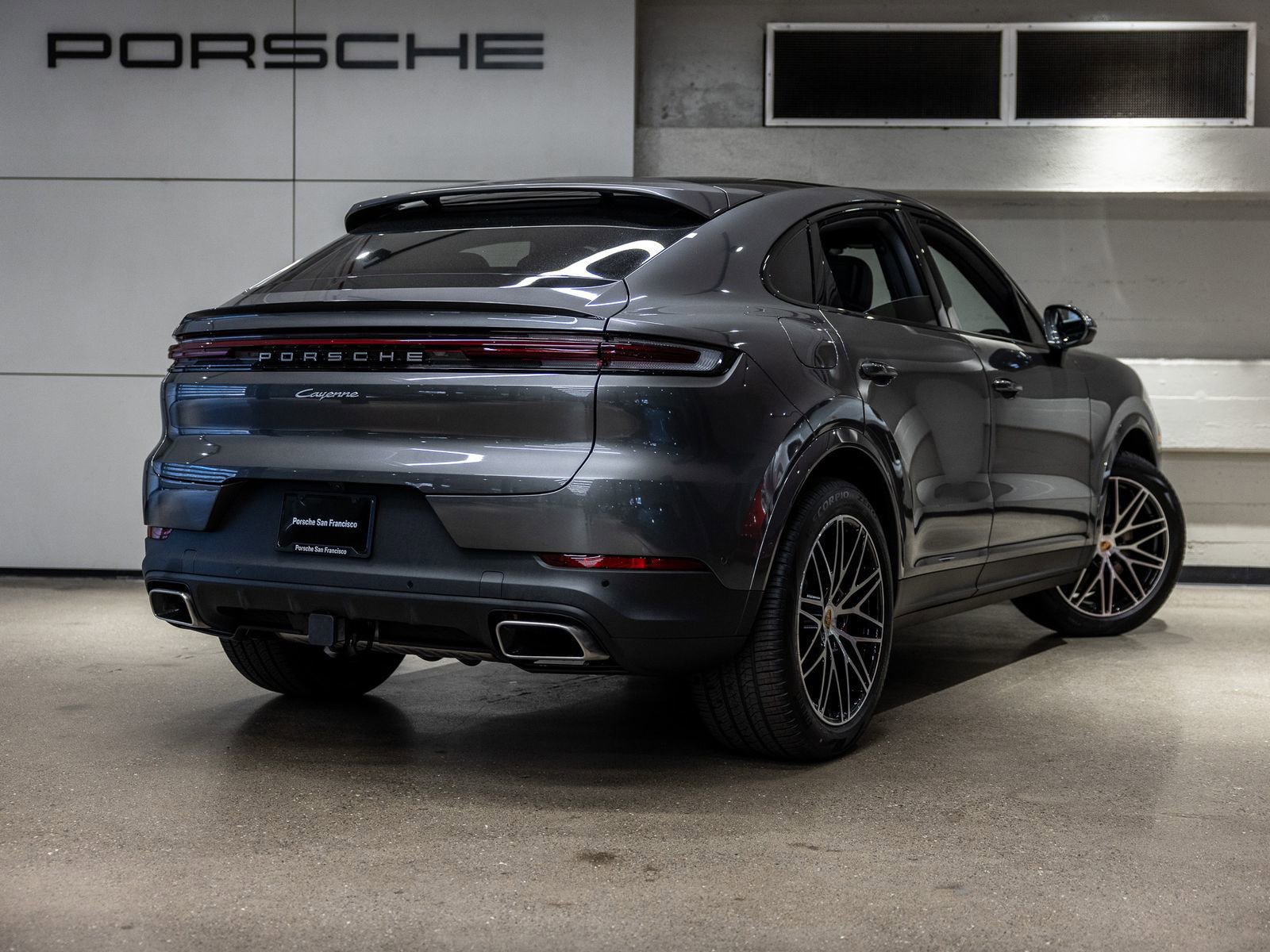 Certified 2025 Porsche Cayenne Coupe AWD/4WD image 8