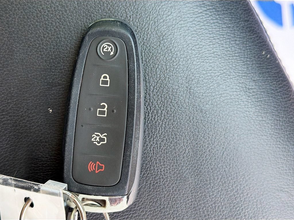 Used 2017 Ford Escape Titanium AWD/4WD image 34