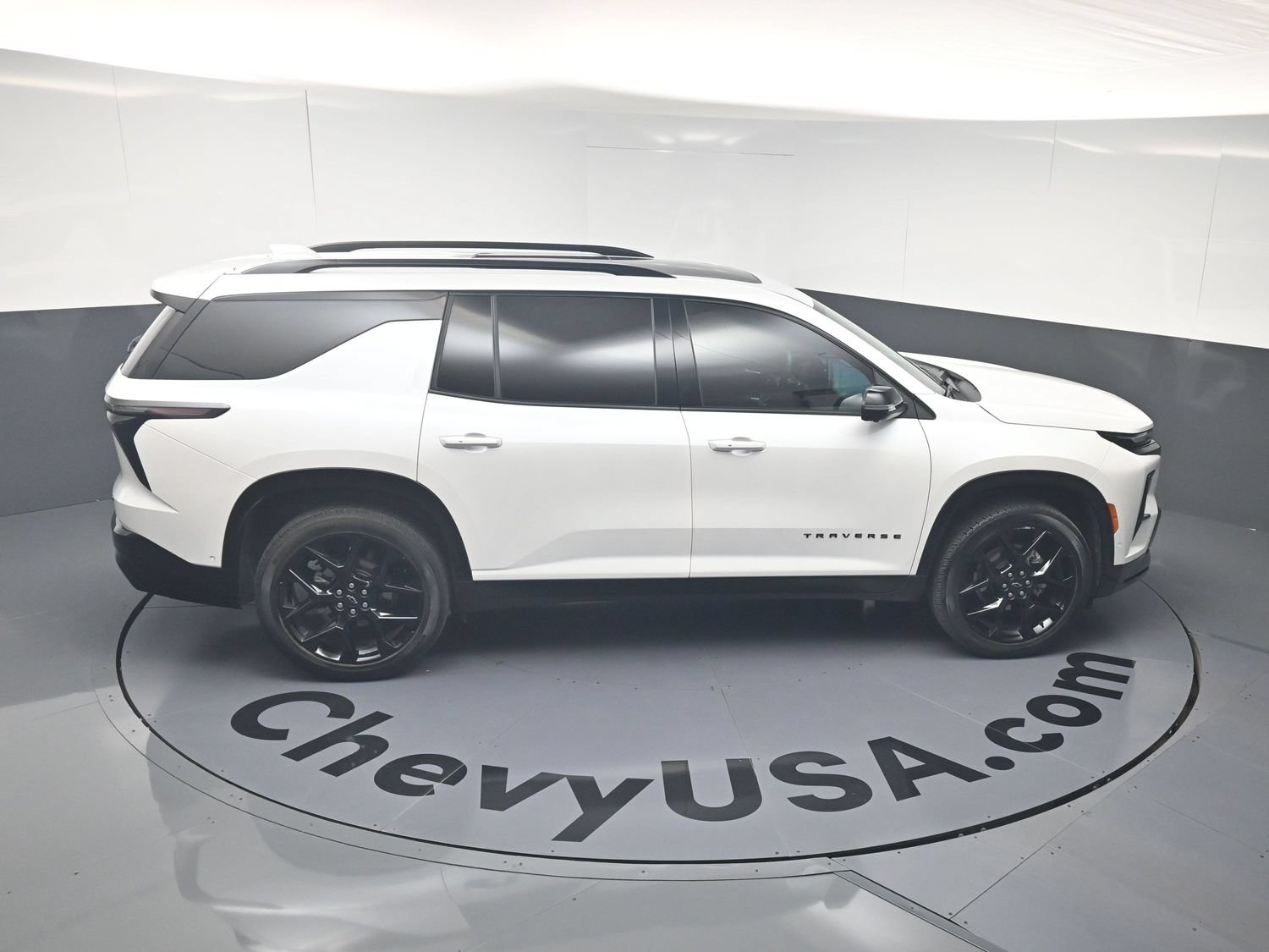 Used 2025 Chevrolet Traverse RS w/ LPO, Floor Liner Package FWD image 34