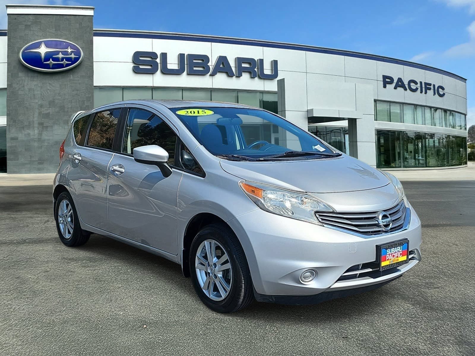 Used 2015 Nissan Versa Note SV w/ Sport Value Package FWD image 1