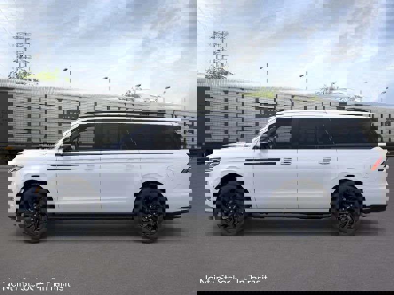 New 2026 Lincoln Navigator L Reserve w/ Jet Appearance Package image 26