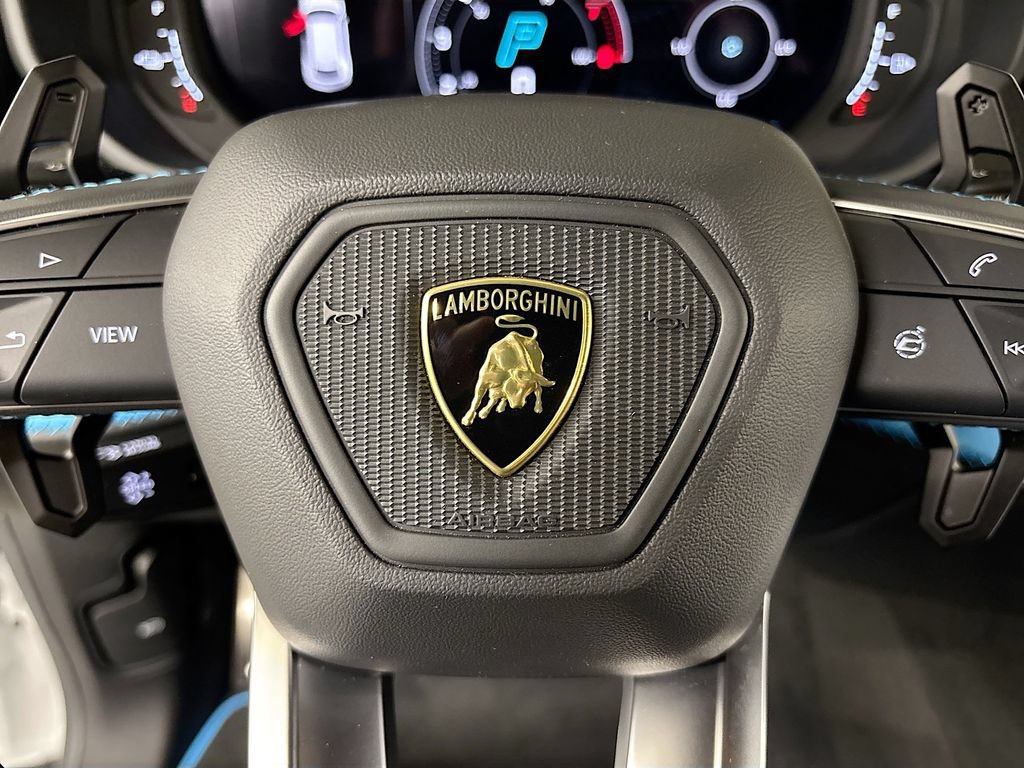 Used 2025 Lamborghini Urus SE AWD/4WD image 27