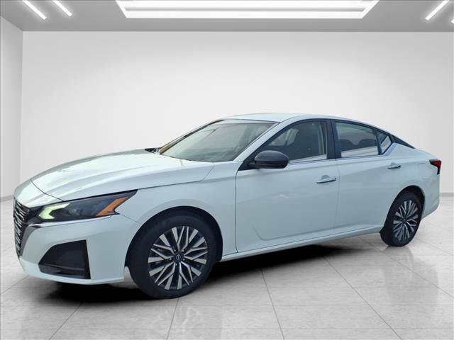 Used 2025 Nissan Altima 2.5 SV AWD/4WD image 5