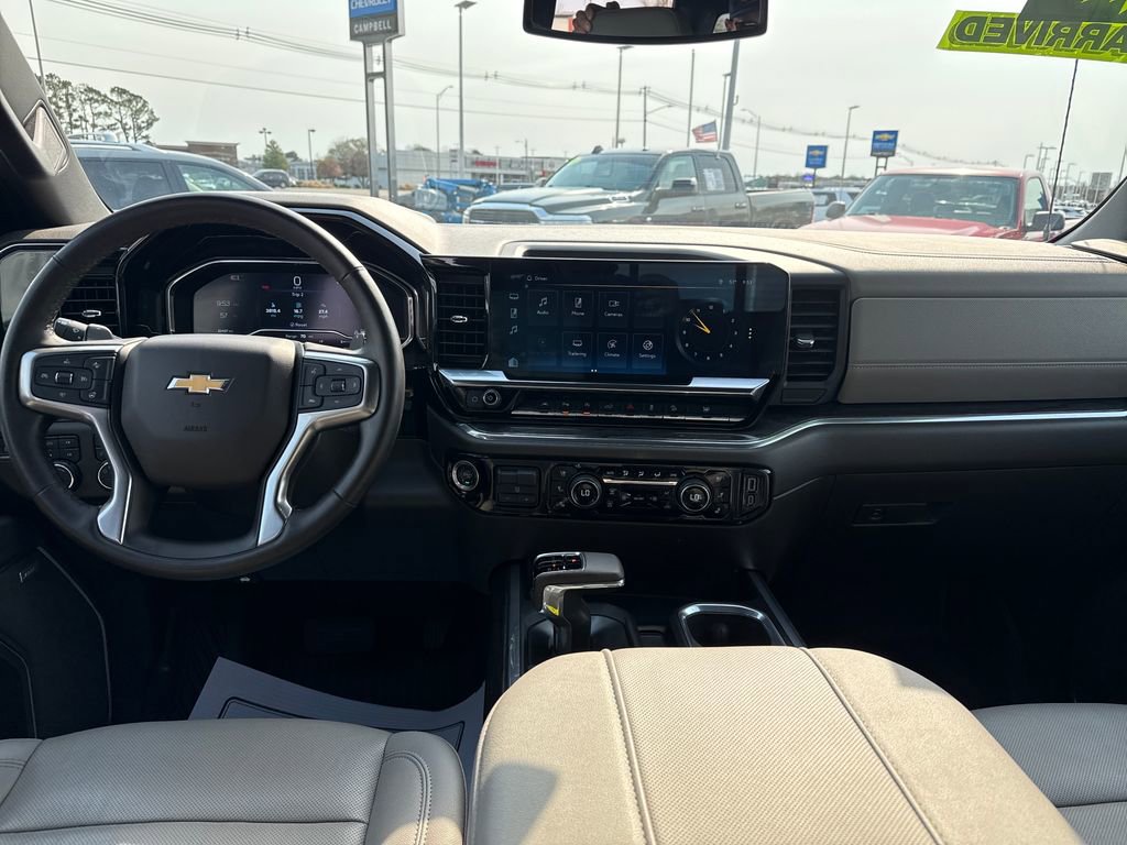 Used 2024 Chevrolet Silverado 1500 LTZ image 15