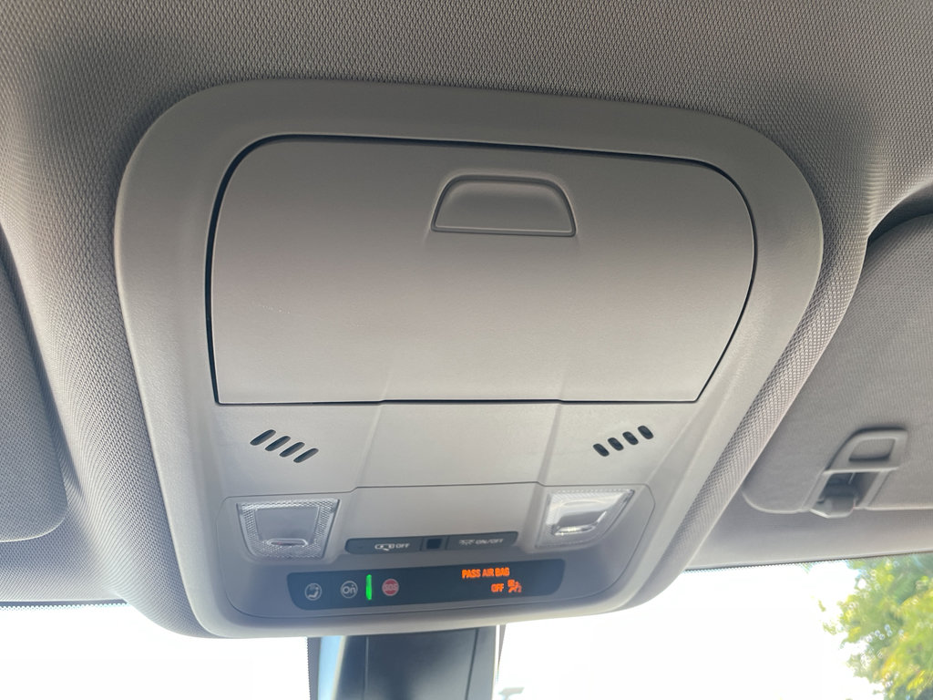 Used 2025 Chevrolet Blazer LT w/ Midnight/Sport Edition image 39