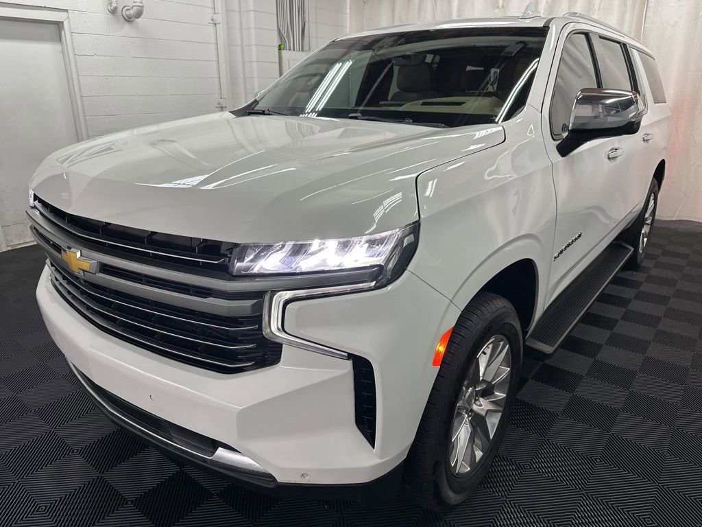 Used 2021 Chevrolet Suburban Premier w/ Premium Package AWD/4WD image 4