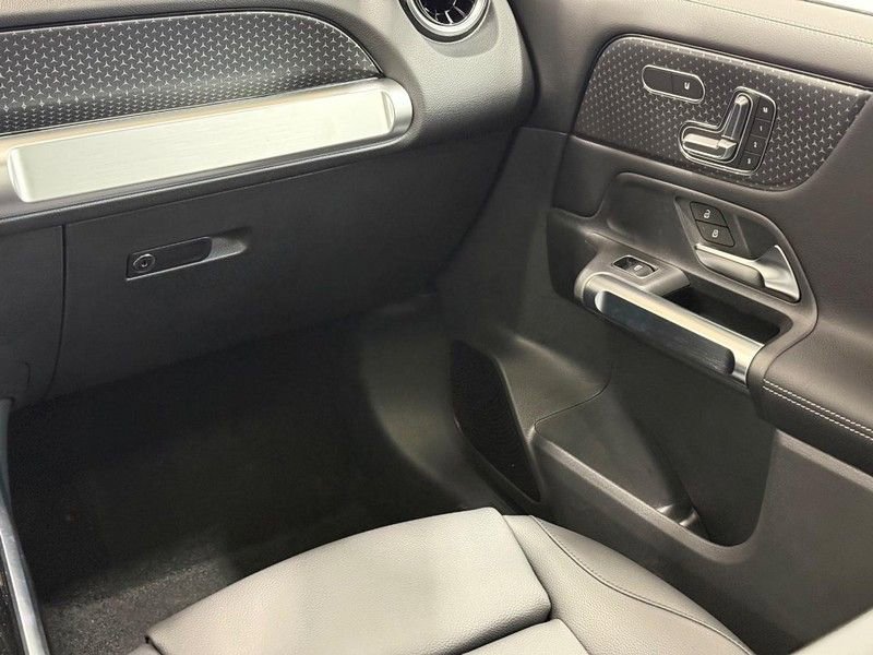 New 2026 Mercedes-Benz GLB 250 4MATIC image 8