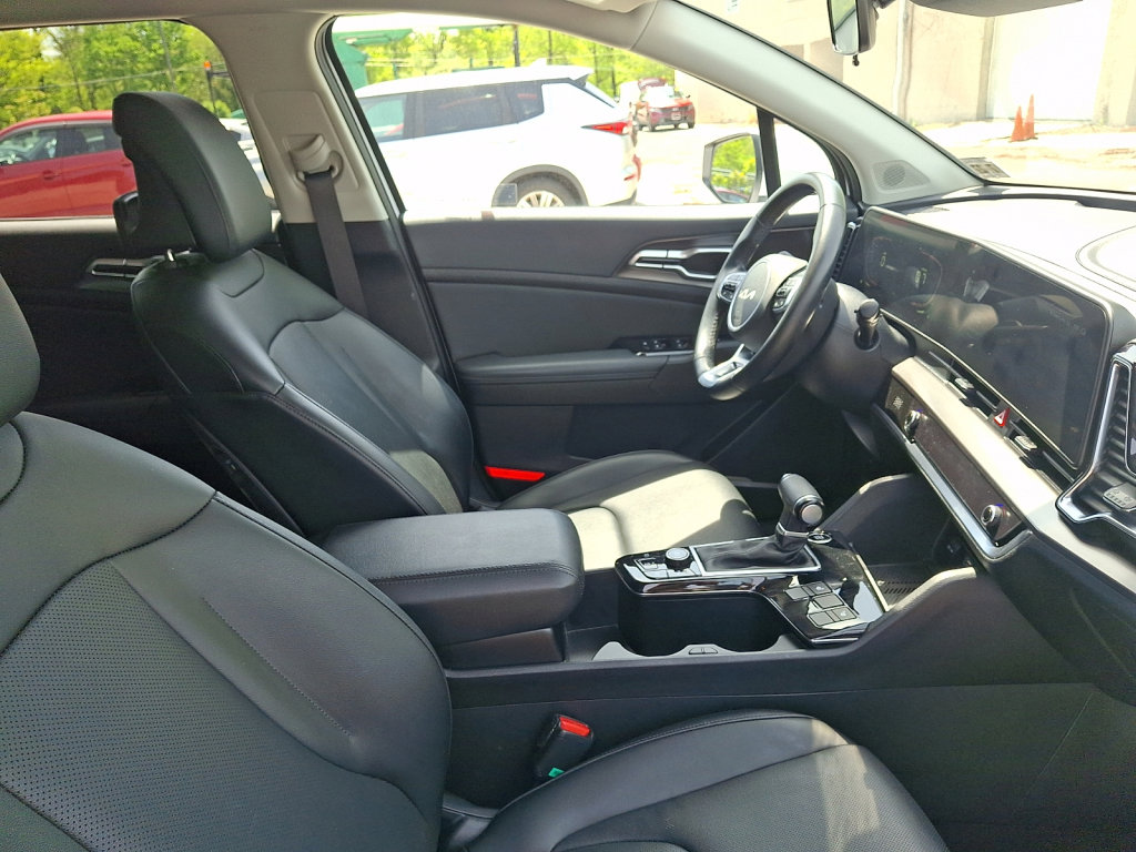 Used 2023 Kia Sportage EX FWD image 13