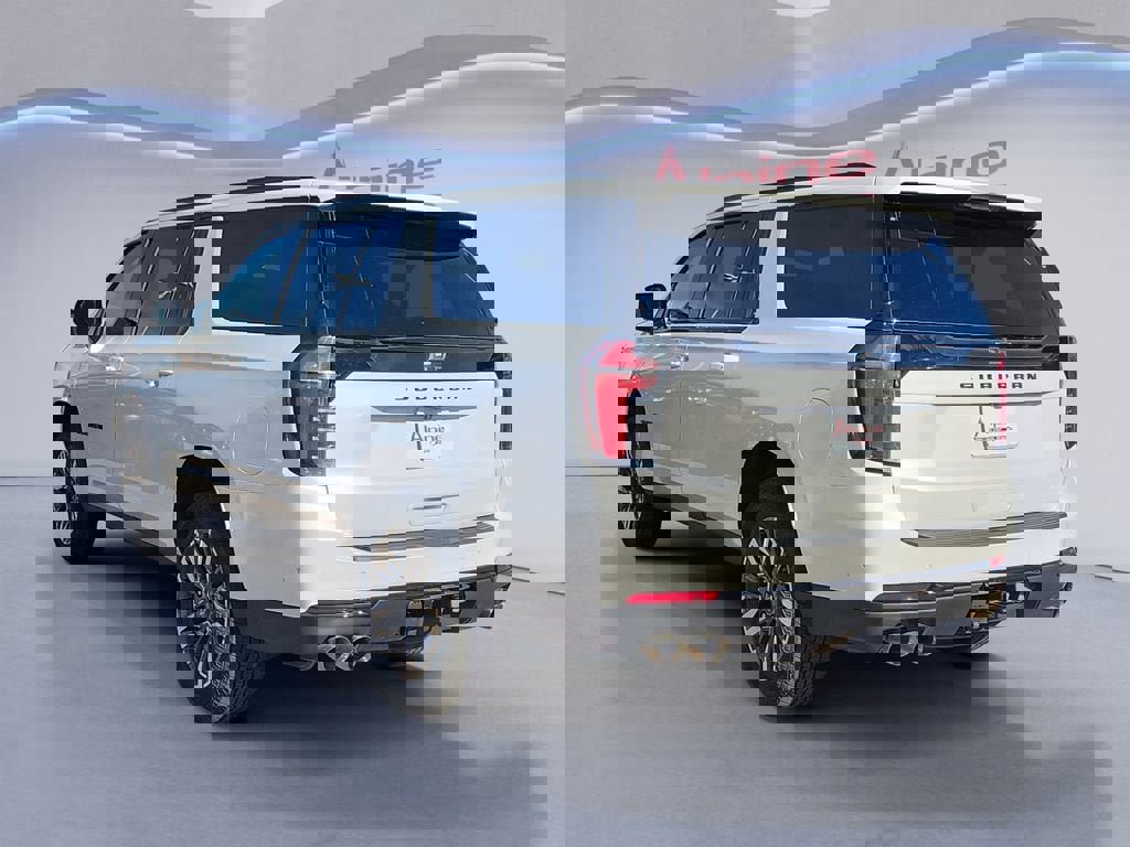 Used 2025 Chevrolet Suburban Z71 image 3