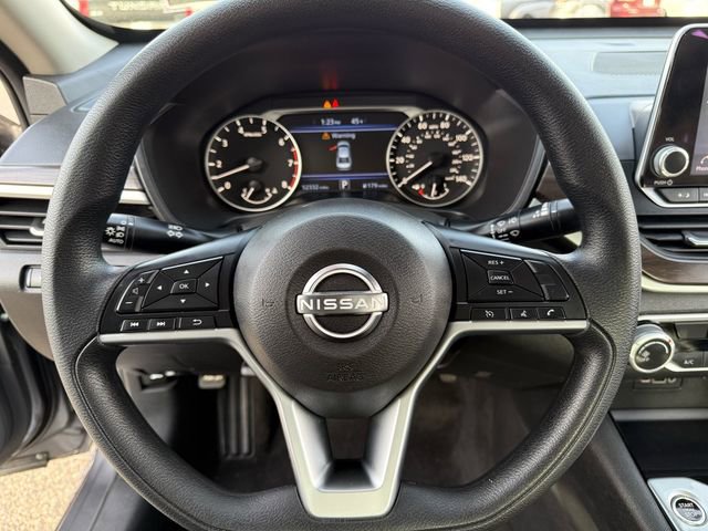 Used 2024 Nissan Altima 2.5 SV image 11