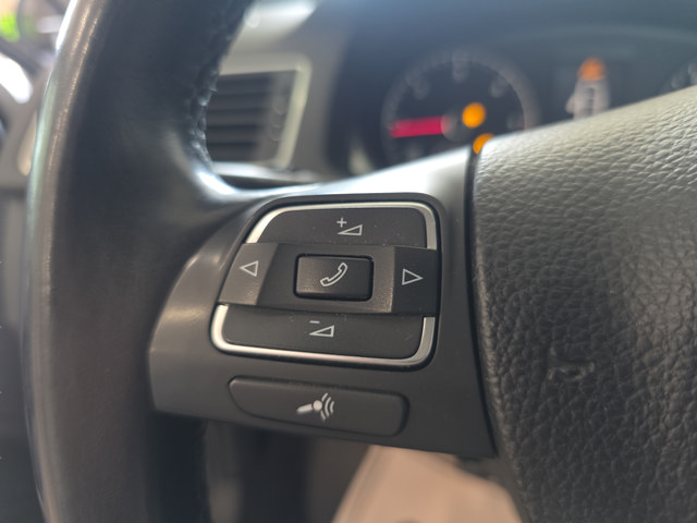 Used 2013 Volkswagen Passat TDI SEL Premium FWD image 15