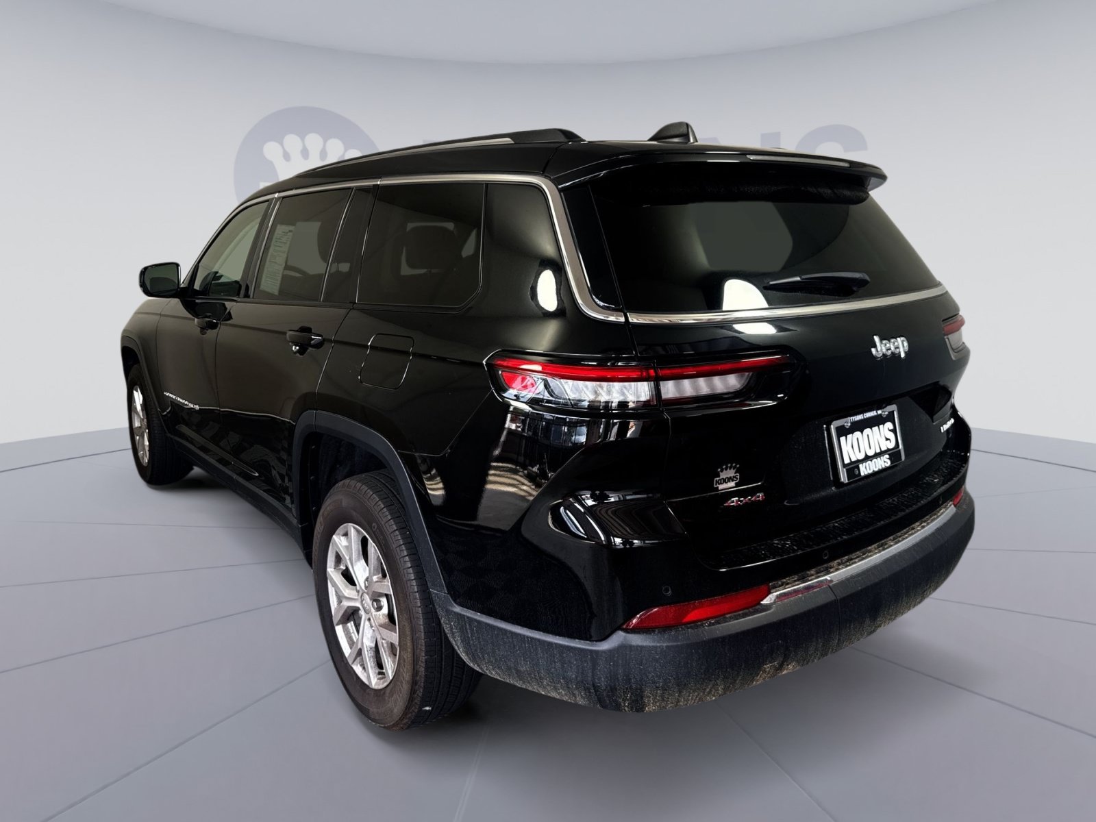 Used 2023 Jeep Grand Cherokee L Limited AWD/4WD image 4