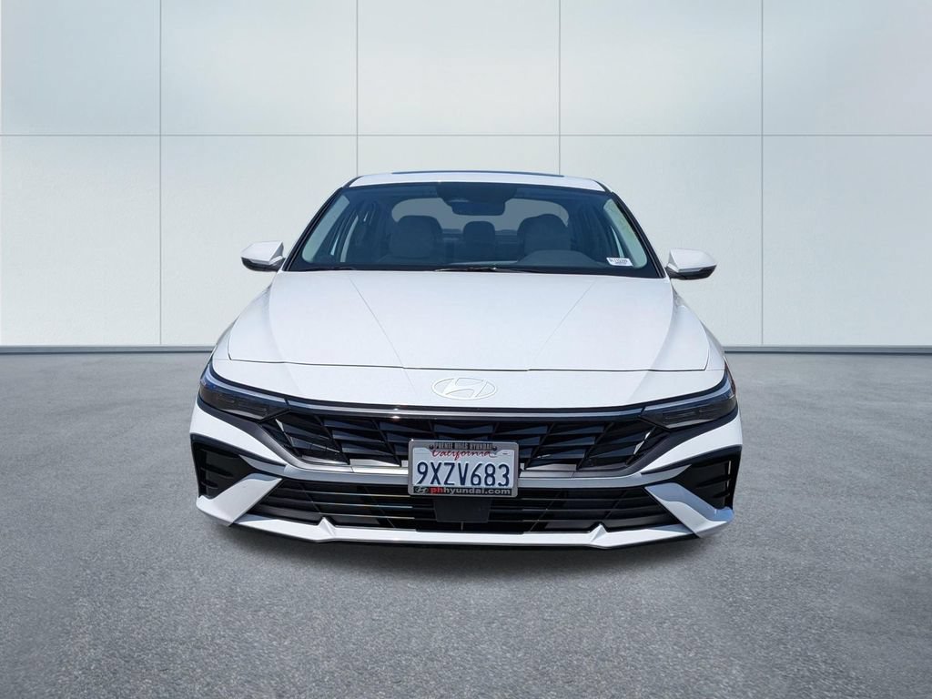 Certified 2026 Hyundai Elantra Limited FWD image 2