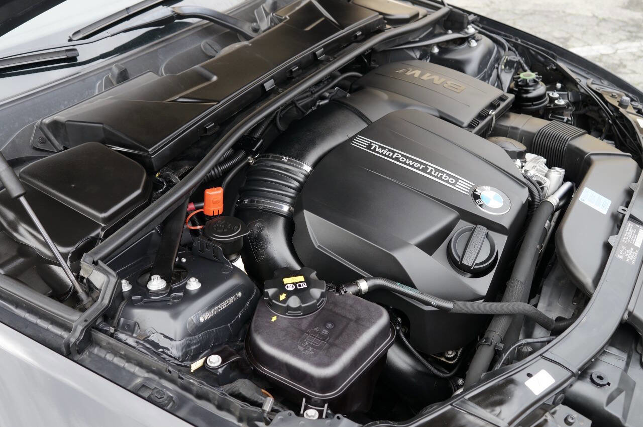 Used 2011 BMW 335i Coupe image 14