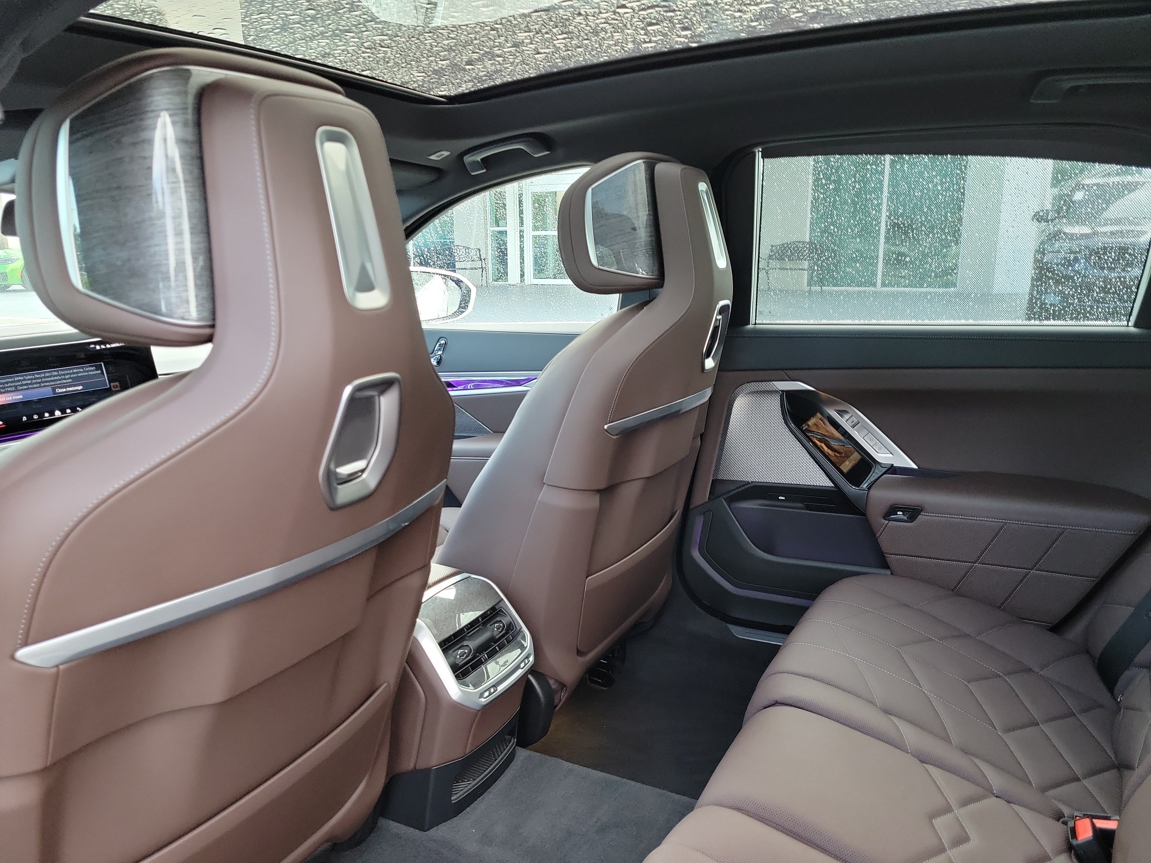 Certified 2023 BMW i7 xDrive60 AWD/4WD image 9