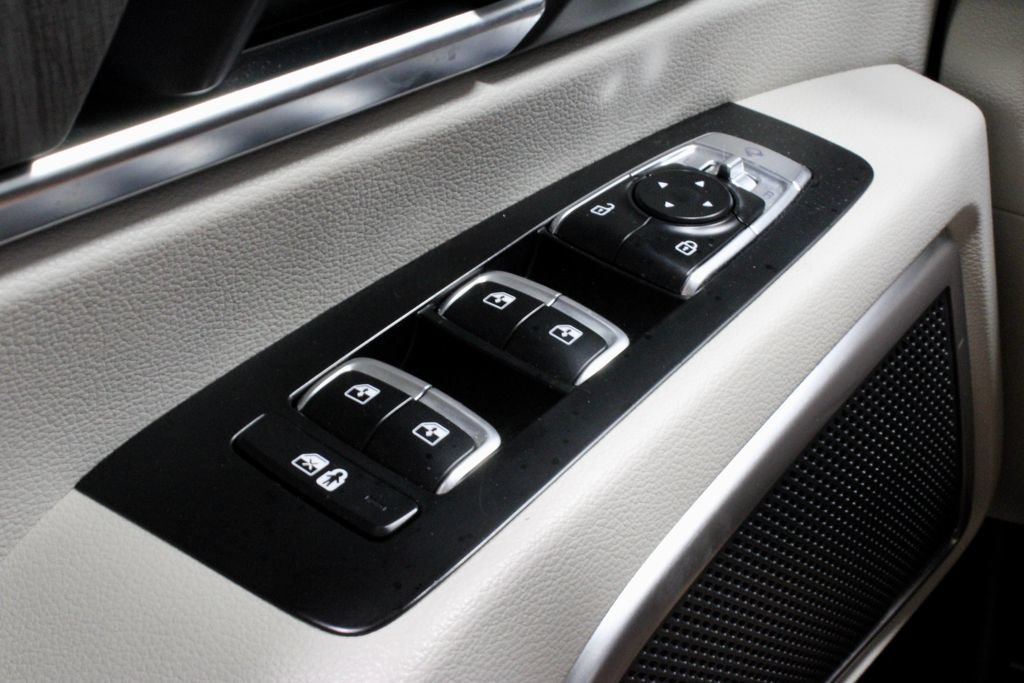 Used 2024 Kia Telluride EX w/ EX Captain's Chair Package FWD image 27
