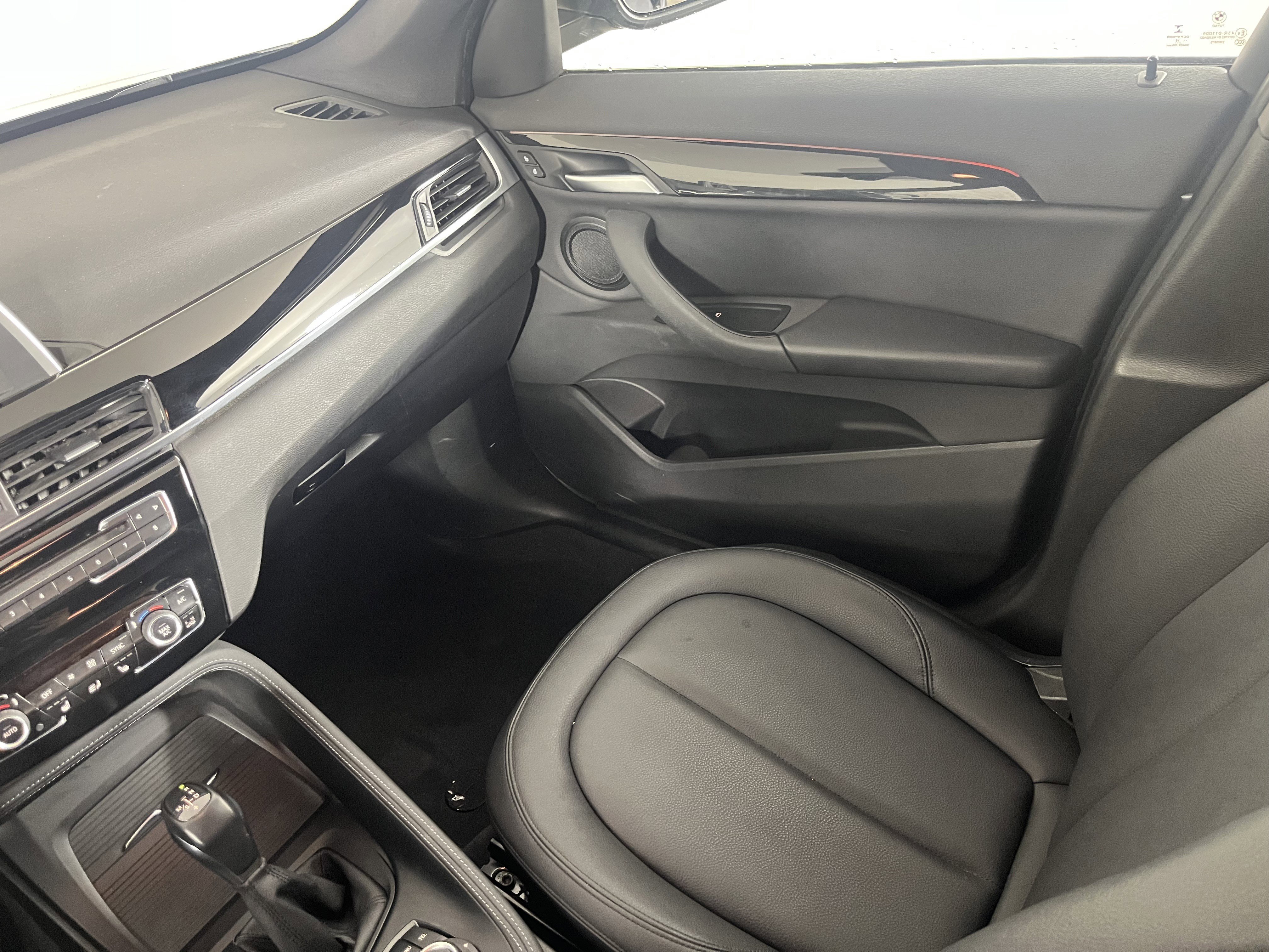 Used 2017 BMW X1 xDrive28i image 11