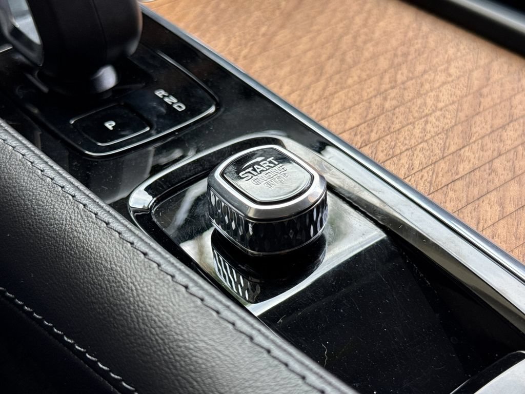 Certified 2023 Volvo XC90 B6 Plus AWD/4WD image 23