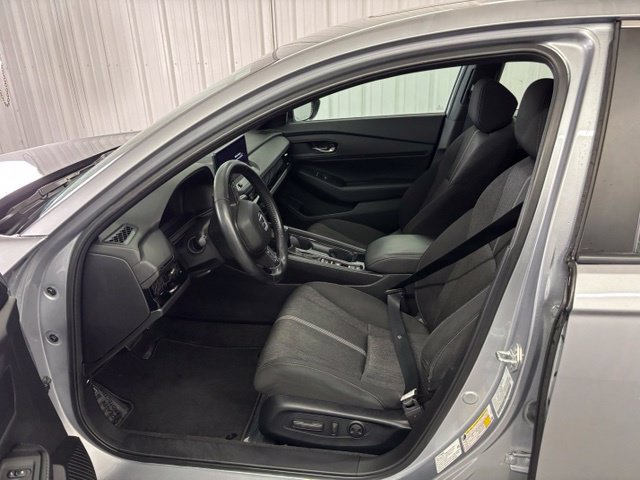 Used 2023 Honda Accord Sport image 2