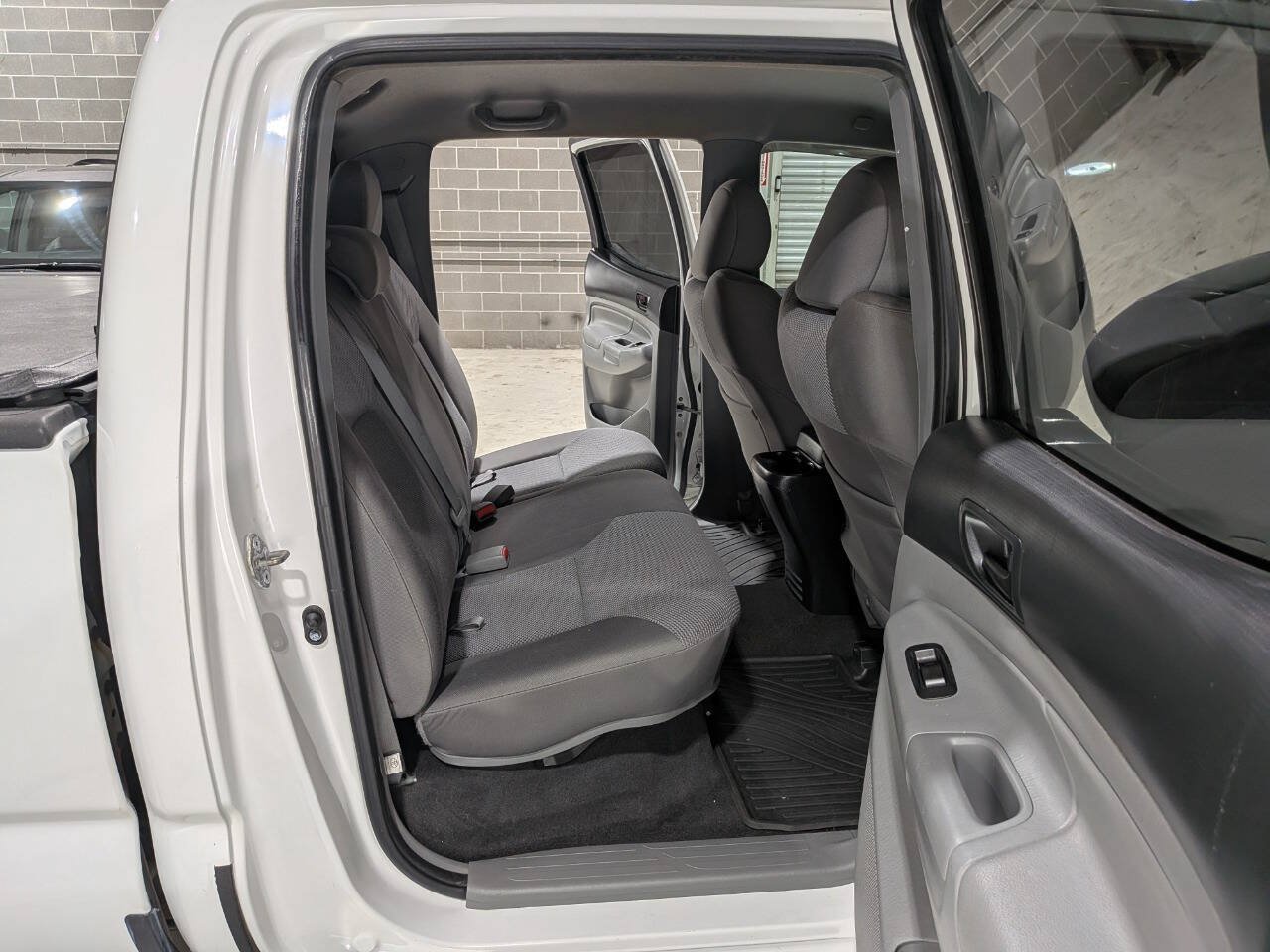 Used 2015 Toyota Tacoma PreRunner w/ TRD Sport Package RWD image 14