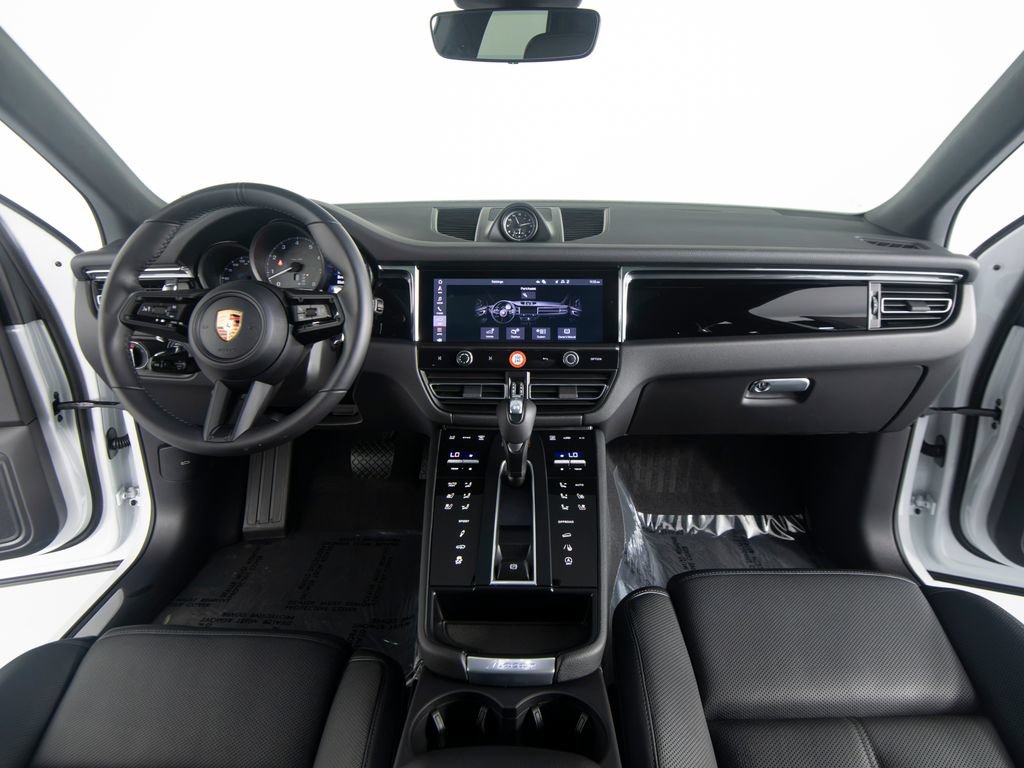Certified 2026 Porsche Macan S AWD/4WD image 36