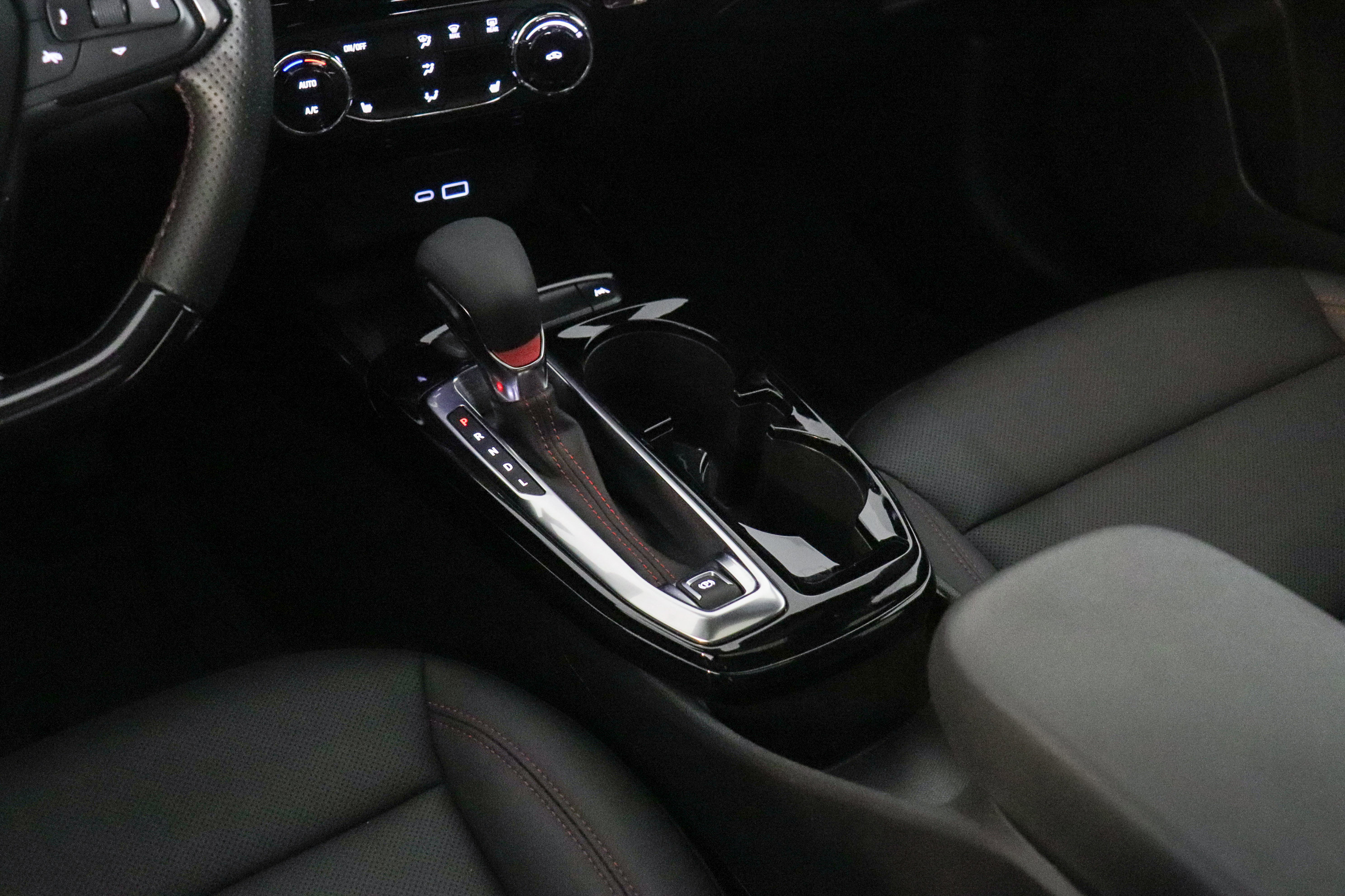 Used 2024 Chevrolet Trax RS w/ Sunroof Package image 26