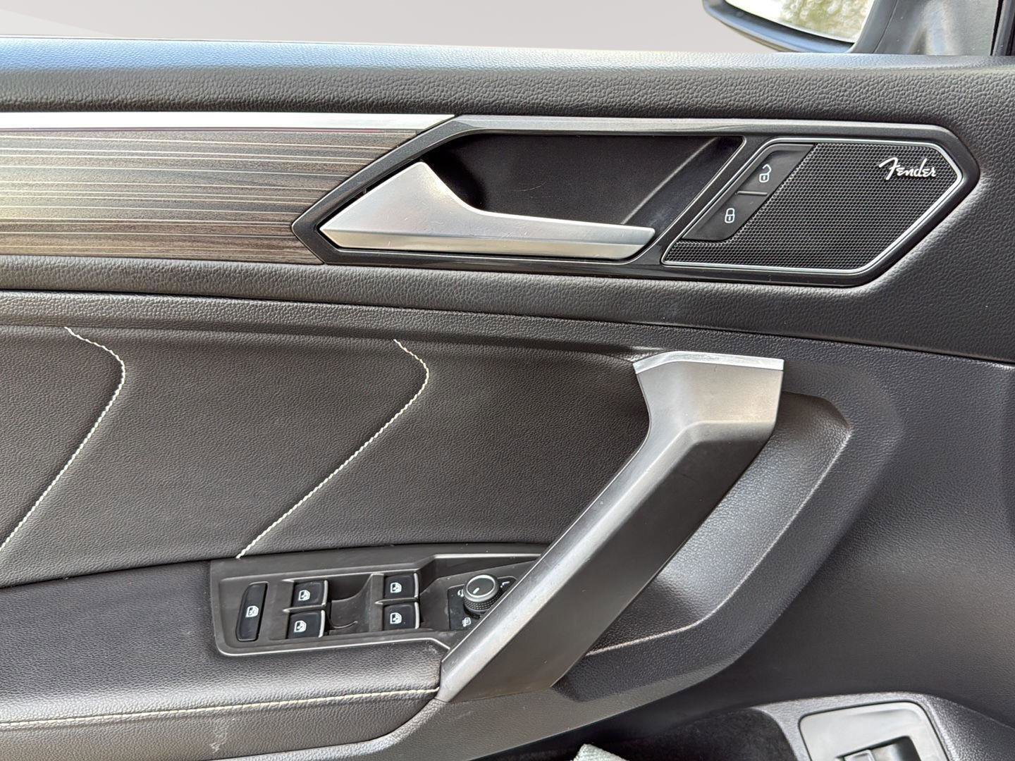 Used 2022 Volkswagen Tiguan SEL R-Line image 13