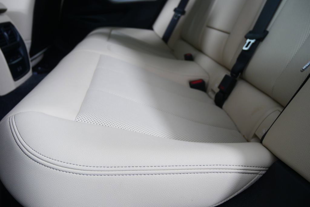 Certified 2024 BMW 330i Sedan image 14