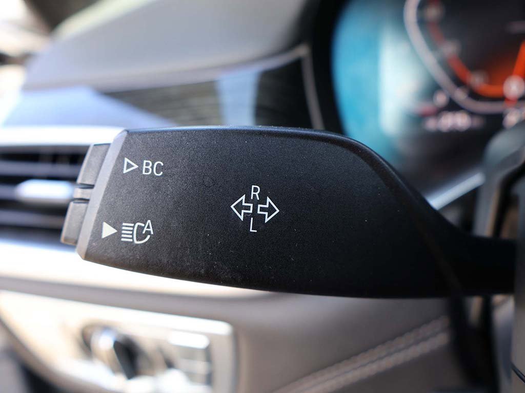 Used 2022 BMW 740i w/ M Sport Package image 51