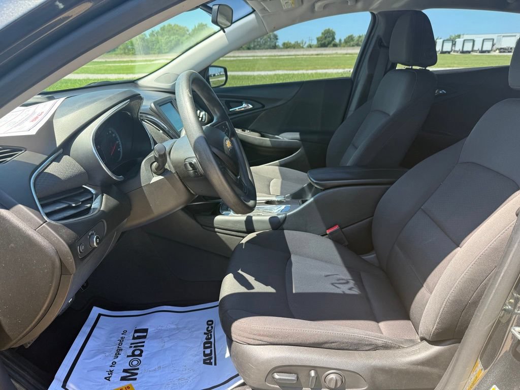 Used 2018 Chevrolet Malibu LT FWD image 27