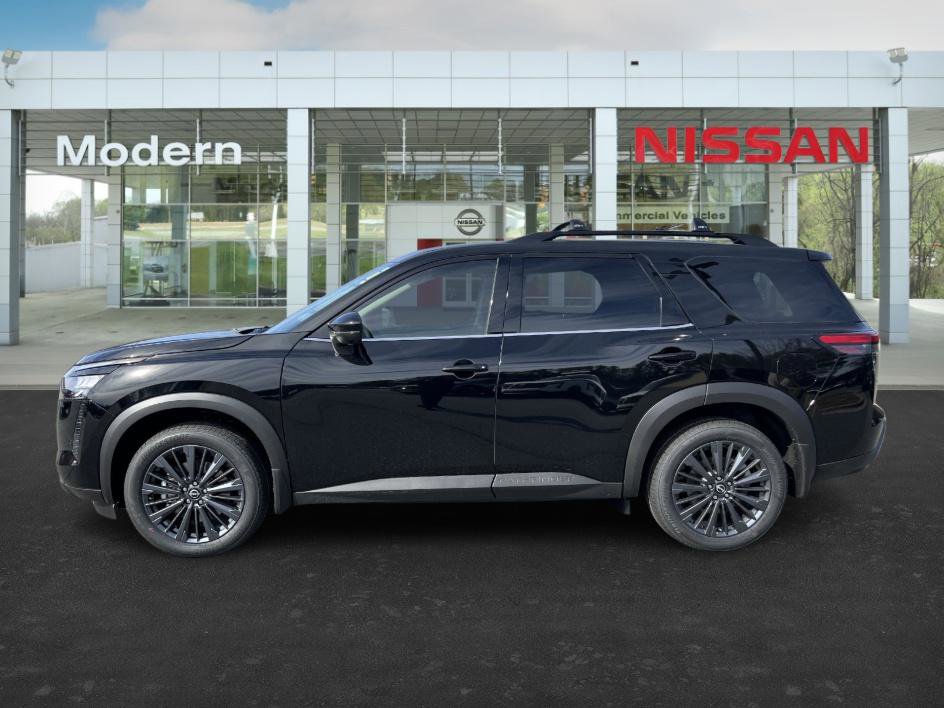 New 2026 Nissan Pathfinder SL image 2