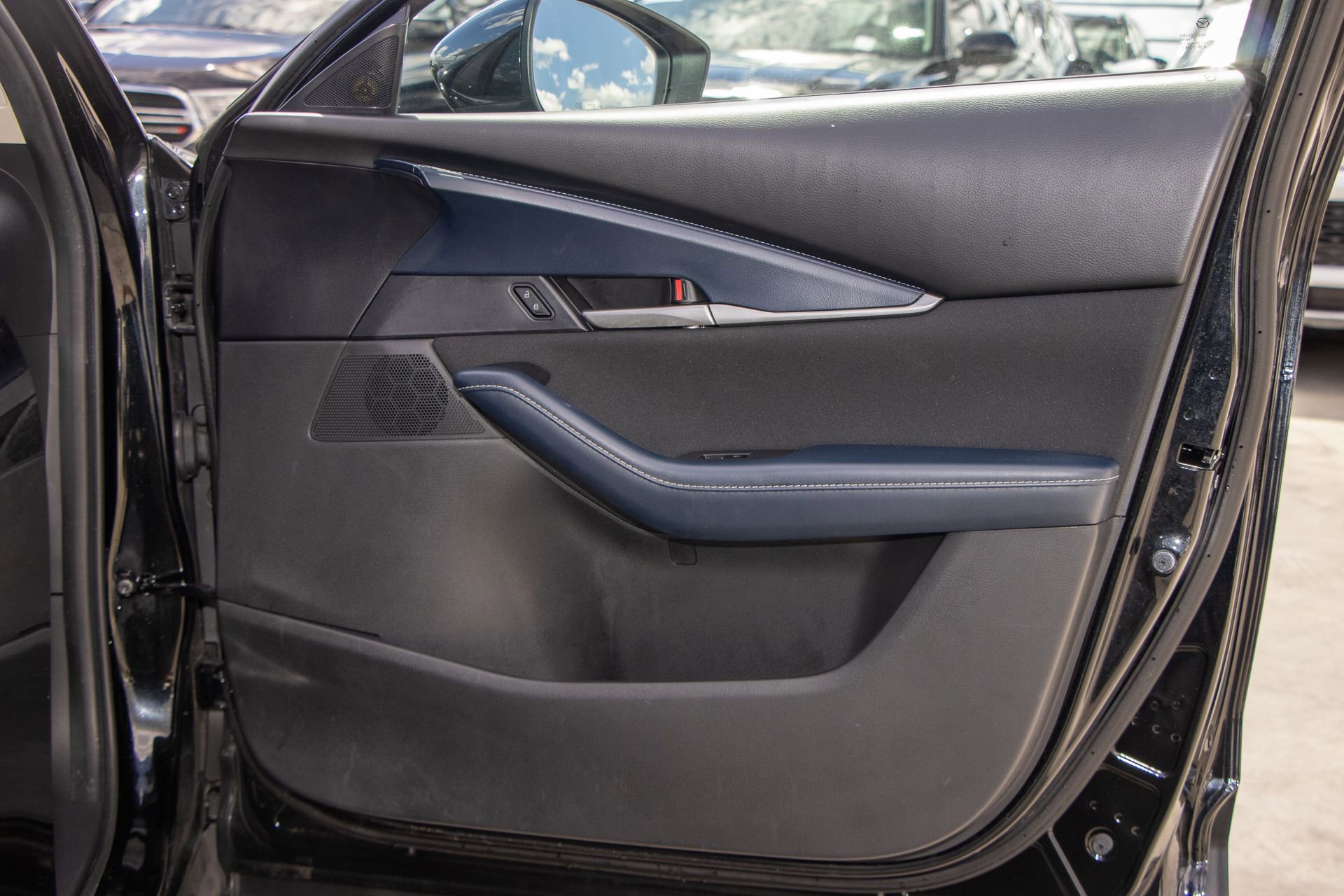 Used 2021 MAZDA CX-30 FWD 2.5 S image 12