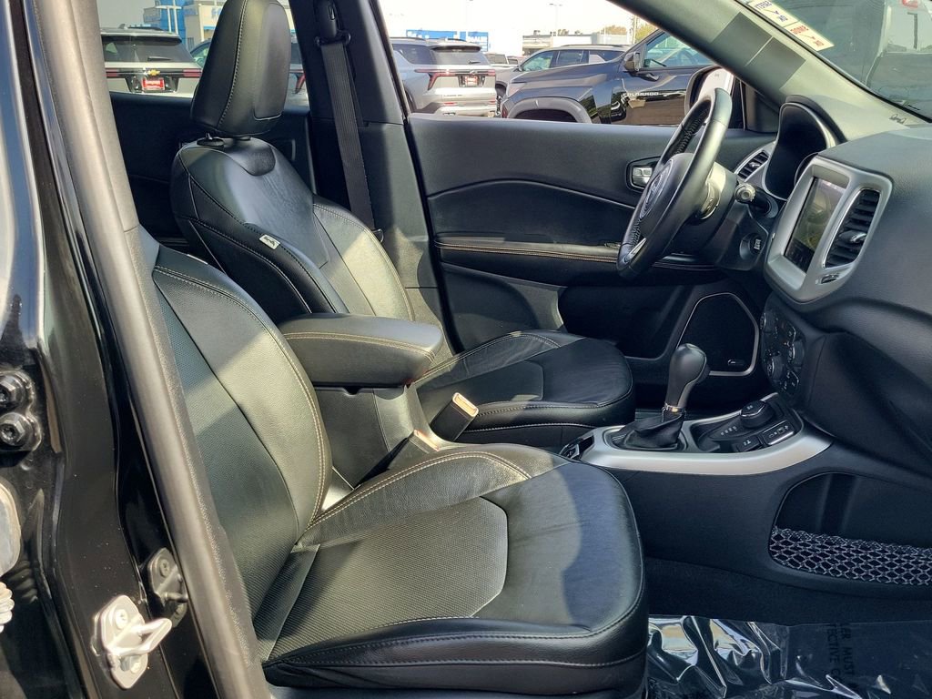 Used 2021 Jeep Compass Latitude w/ Sun and Sound Group AWD/4WD image 29