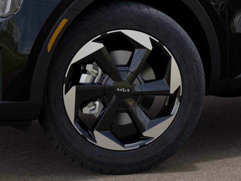 Certified 2025 Kia Sorento EX image 9