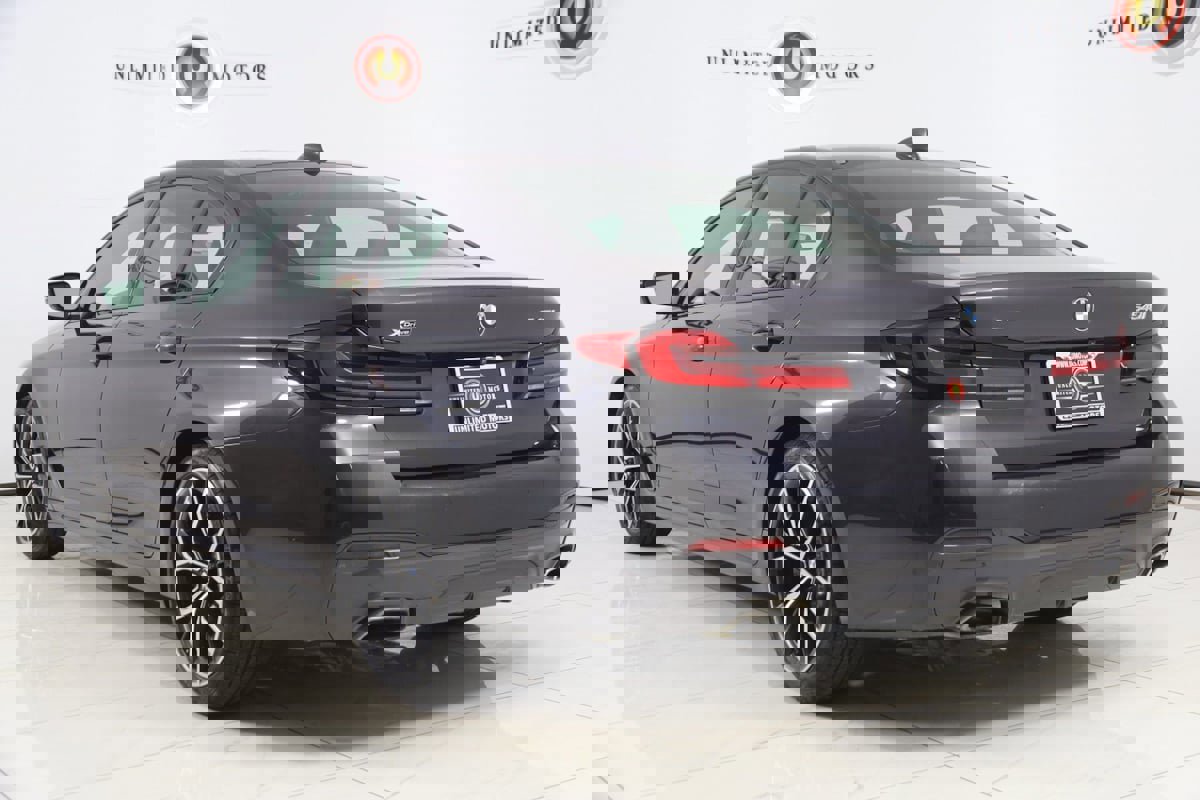 Used 2023 BMW 540i xDrive w/ M Sport Package image 4