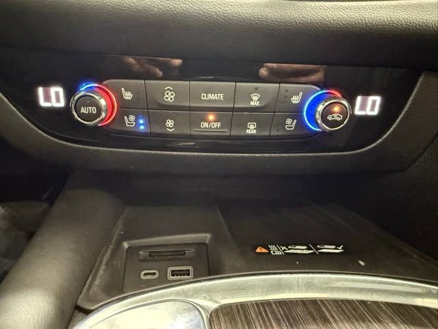 Used 2023 Buick Enclave Avenir w/ Avenir Technology Package image 40