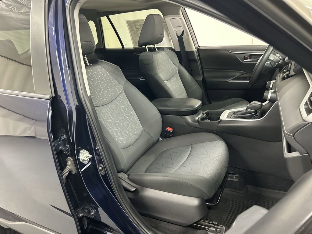 Used 2020 Toyota RAV4 XLE w/ Convenience Package AWD/4WD image 23
