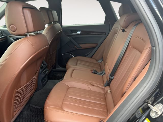 Used 2020 Audi Q5 Premium w/ Premium Plus Package AWD/4WD image 13