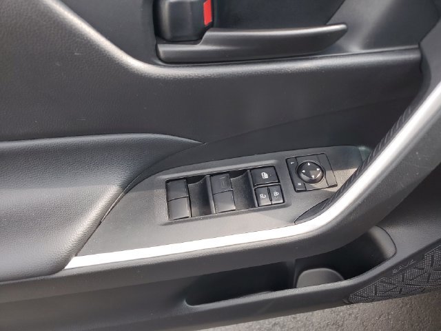 Used 2023 Toyota RAV4 LE AWD/4WD image 20